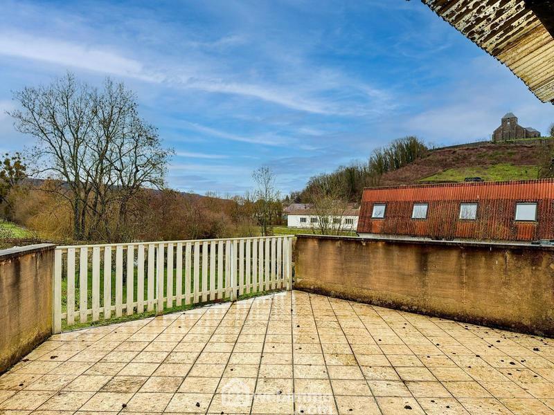 Maison - 165 m² - 8 pièces