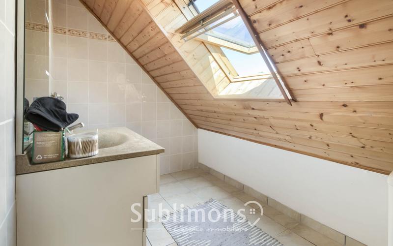 Maison traditionnelle - 140 m² - 7 pièces