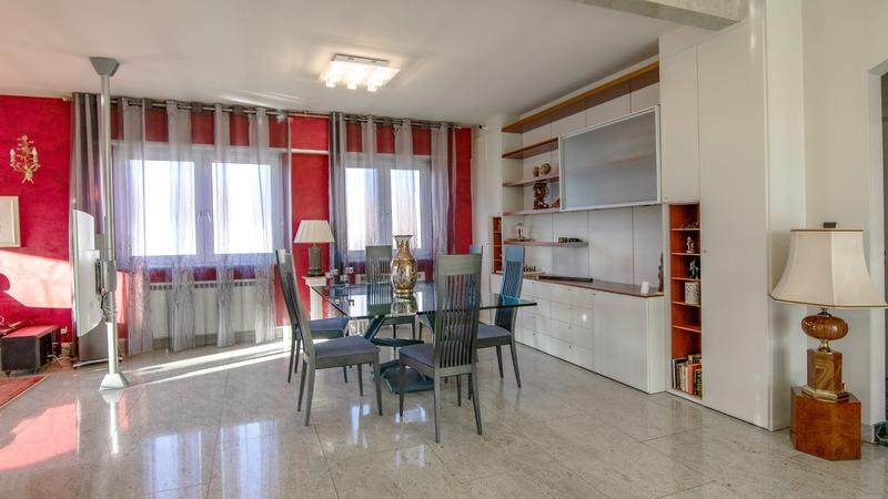 Propriété - 250 m² - 8 pièces