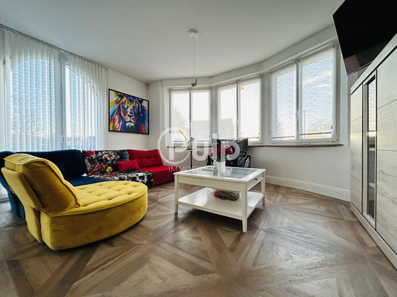 Maison - 300 m² - 10 pièces