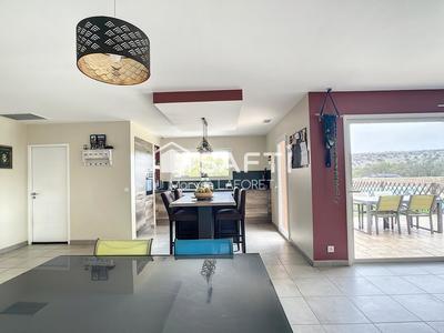 Maison - 112 m² - 4 pièces