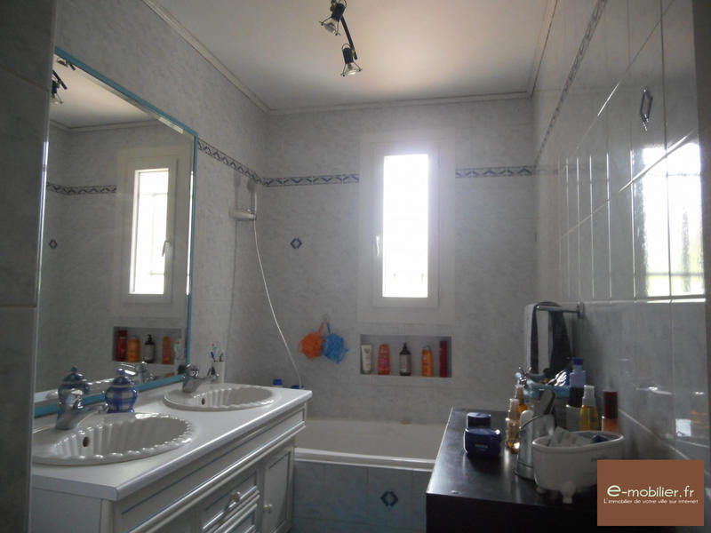 Maison - 92 m² - 4 pièces