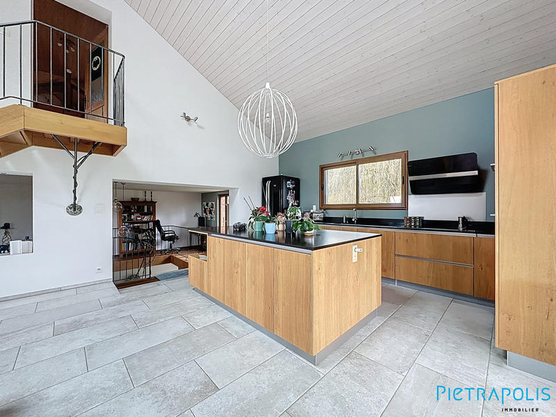 Maison ancienne - 210 m² - 6 pièces