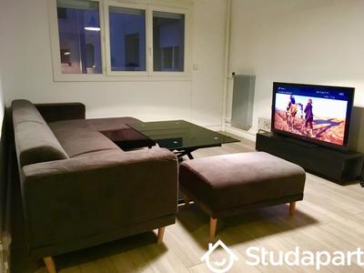 Chambre - 12 m² - 1 pièce