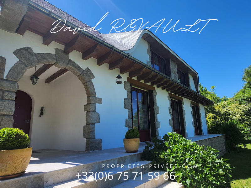 Maison - 180 m² - 9 pièces