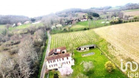 Maison - 142 m² - 8 pièces