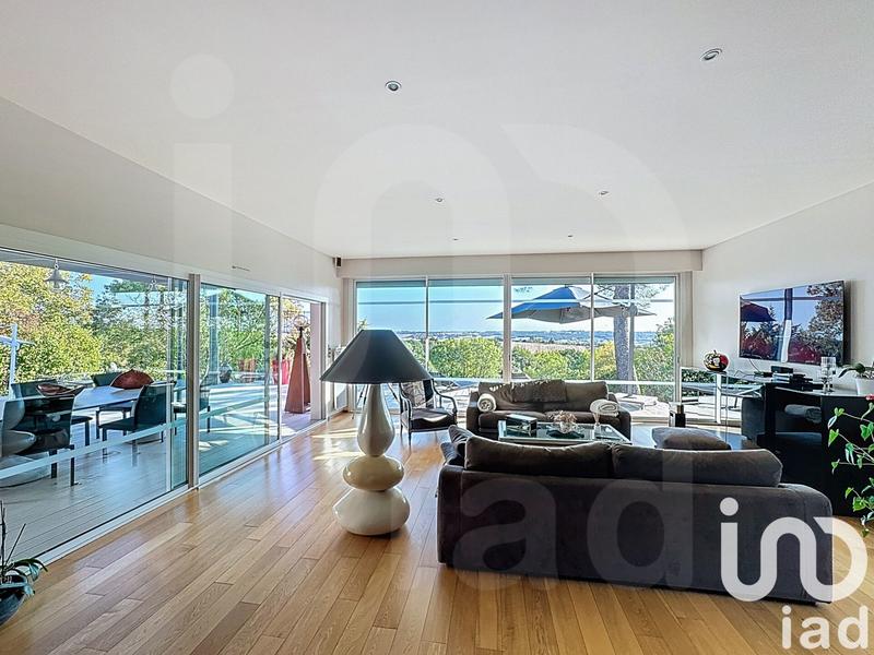 Maison - 245 m² - 7 pièces