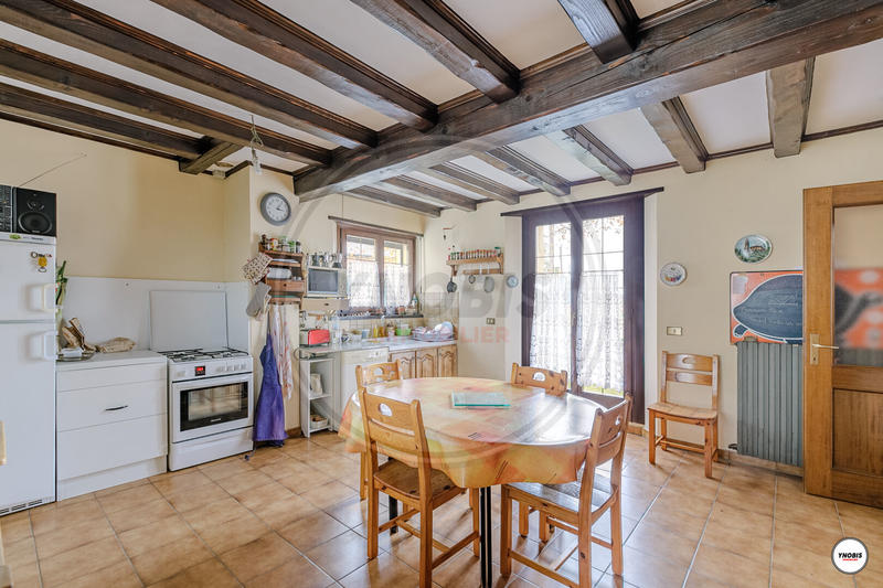 Maison - 240 m² - 9 pièces