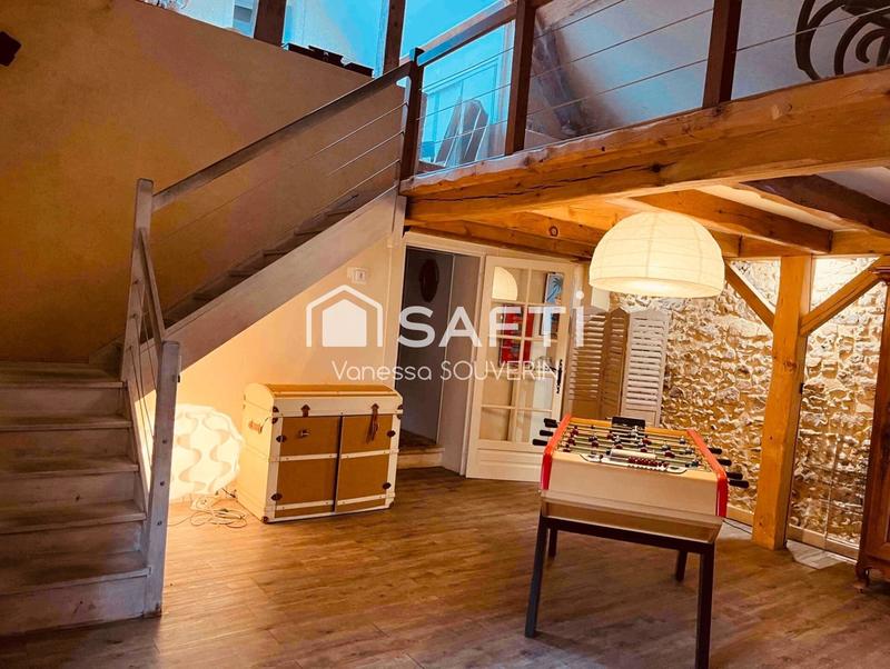 Maison - 220 m² - 7 pièces