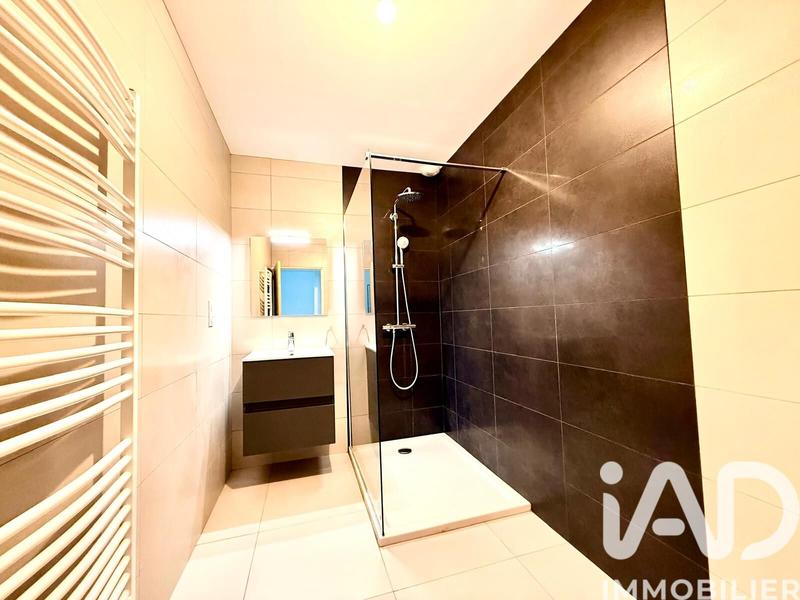 Maison - 210 m² - 8 pièces