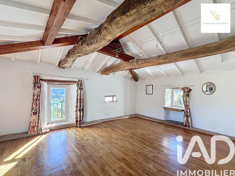 Maison - 199 m² - 9 pièces