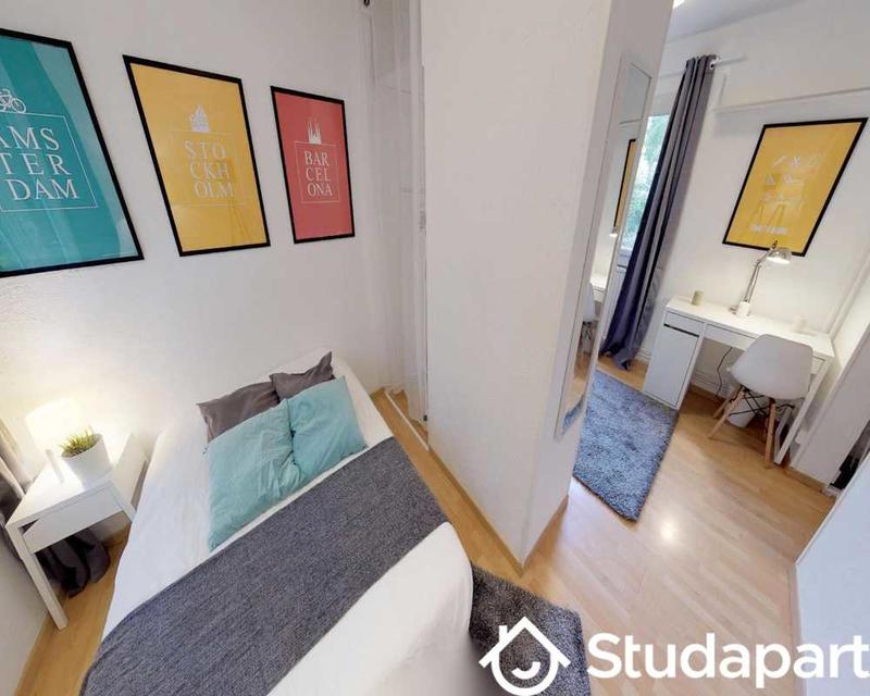 Chambre - 90 m² - 1 pièce