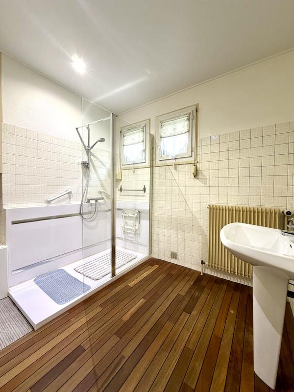 Maison traditionnelle - 155 m² - 7 pièces