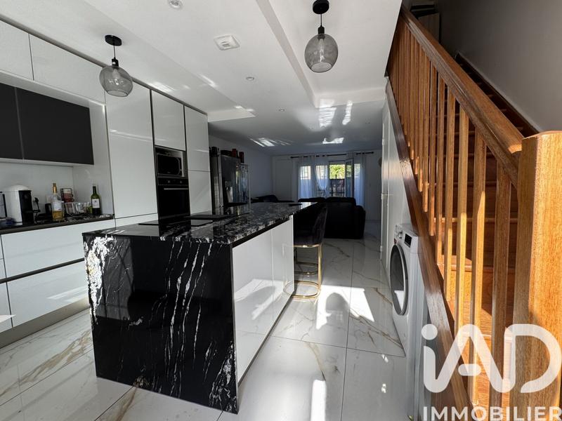 Maison - 110 m² - 5 pièces