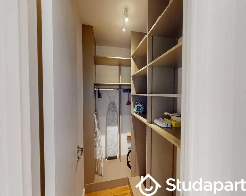 Chambre - 70 m² - 1 pièce