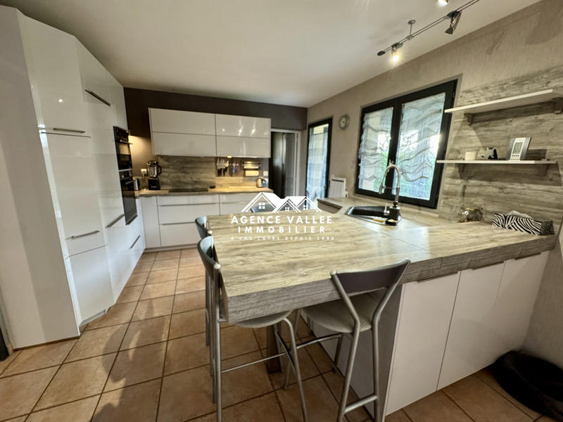 Maison traditionnelle - 148 m² - 7 pièces