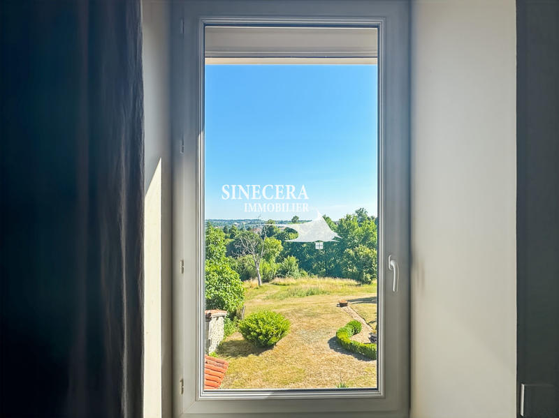 Maison - 260 m² - 9 pièces