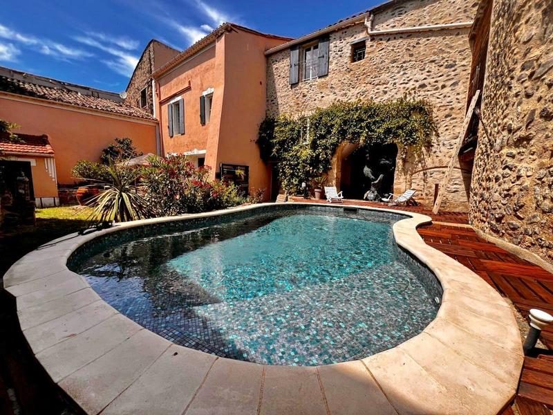 Maison - 315 m² - 10 pièces