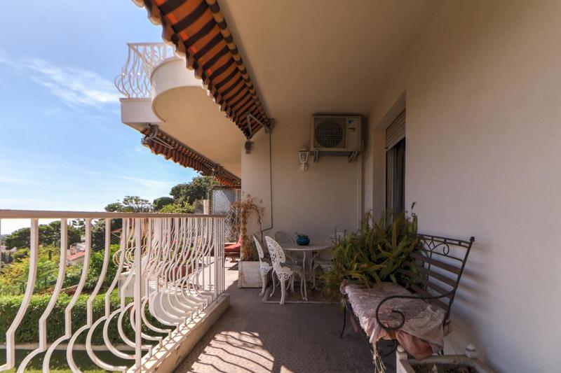 Appartement - 90 m² - 3 pièces