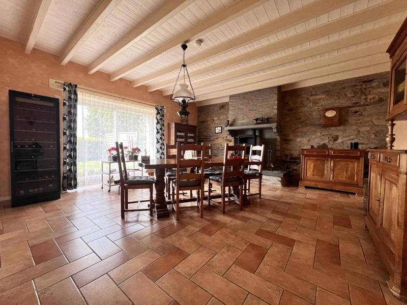 Maison en pierre - 195 m² - 8 pièces