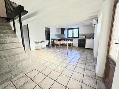 Maison - 96 m² - 5 pièces