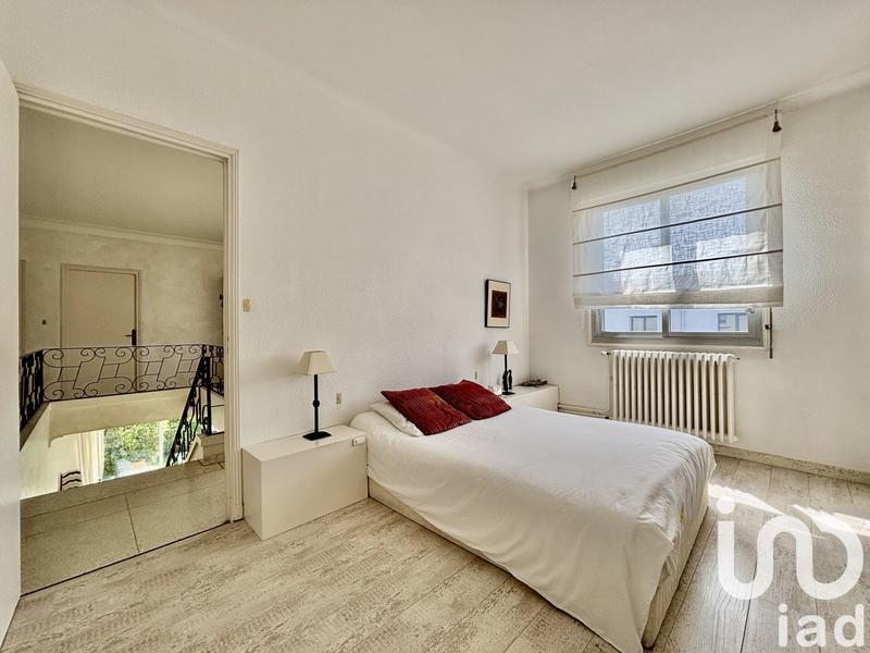 Maison - 240 m² - 9 pièces