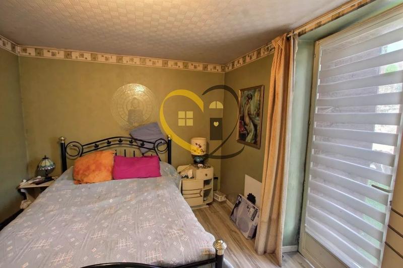 Maison - 250 m² - 13 pièces