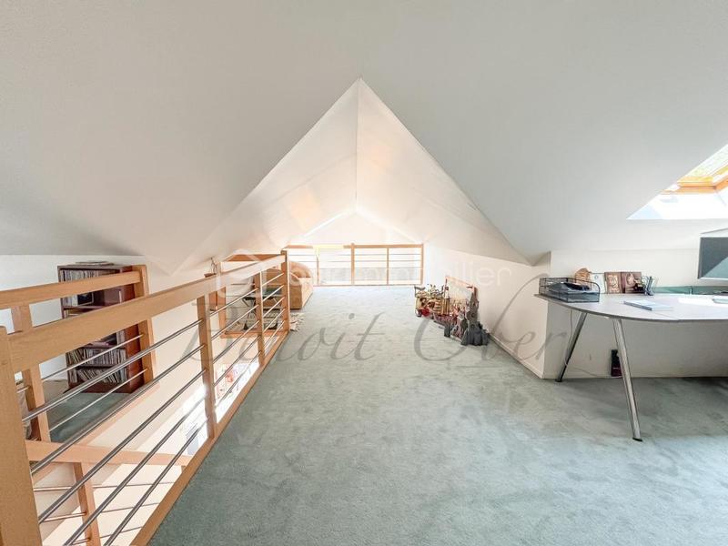 Maison - 227 m² - 9 pièces