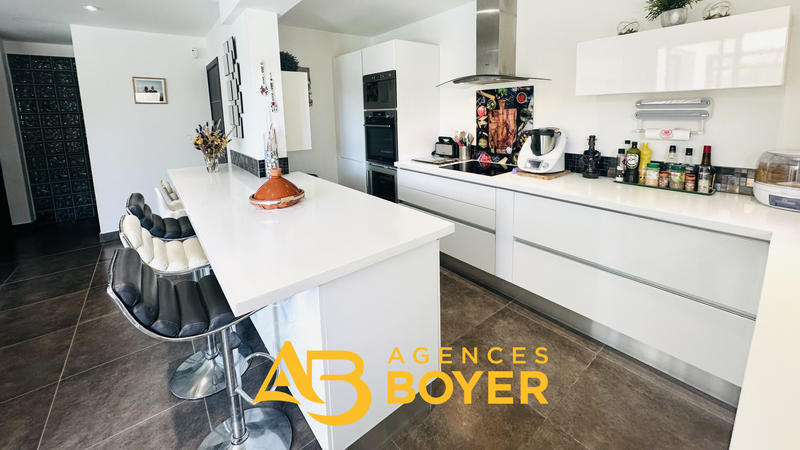 Appartement - 157 m² - 5 pièces