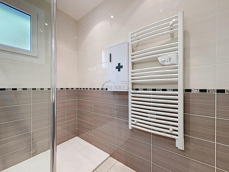 Maison - 137 m² - 7 pièces