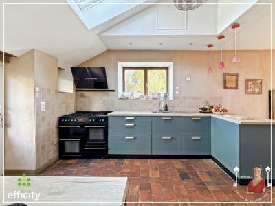 Maison - 180 m² - 7 pièces