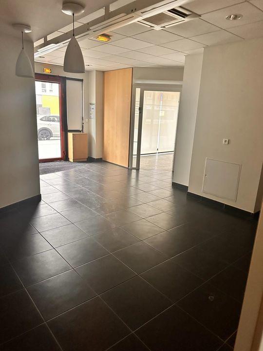 Local commercial - 105 m²