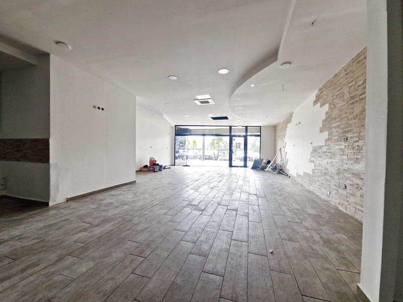 Local commercial - 140 m²