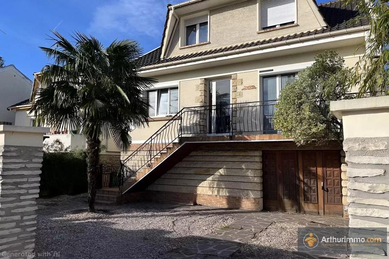 Maison - 220 m² - 9 pièces
