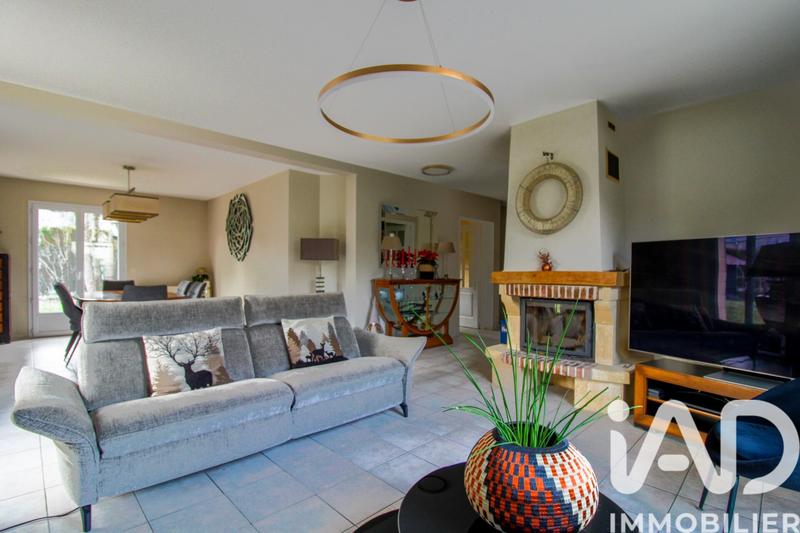 Maison - 247 m² - 6 pièces