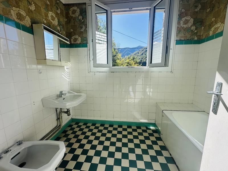 Maison - 93 m² - 4 pièces