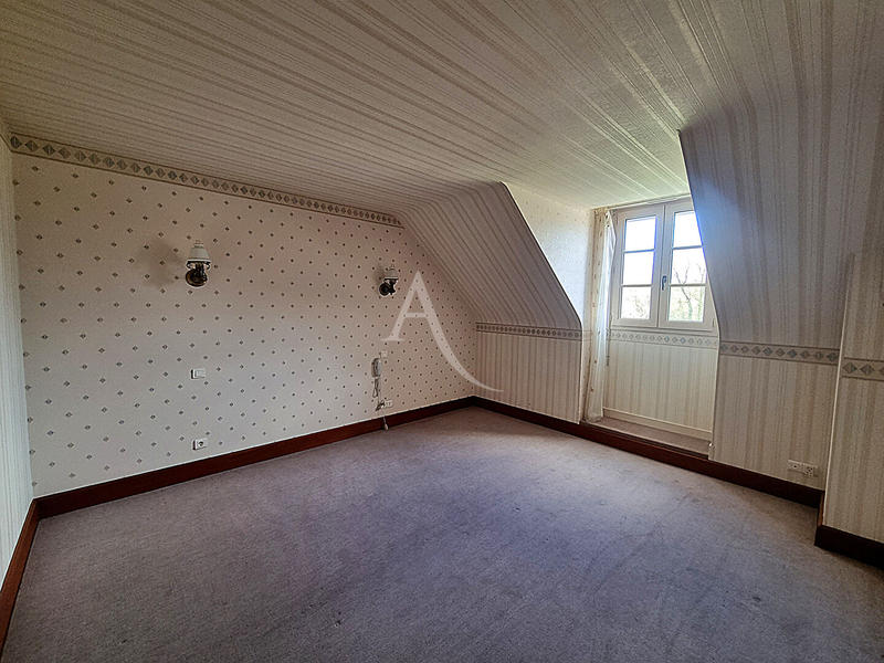 Maison - 230 m² - 7 pièces