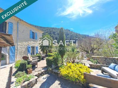 Maison - 265 m² - 8 pièces