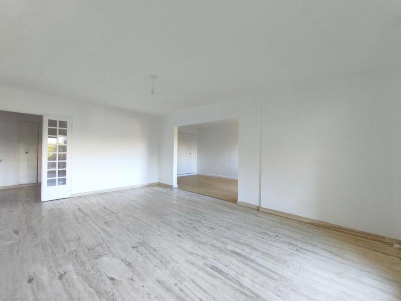 Appartement ancien - 111 m² - 5 pièces