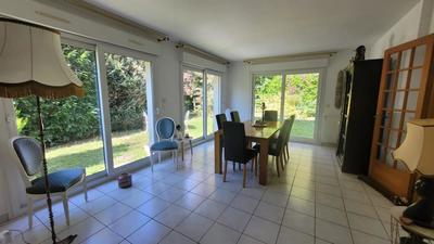 Maison - 181 m² - 5 pièces