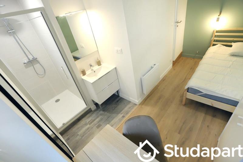 Chambre - 11 m² - 1 pièce