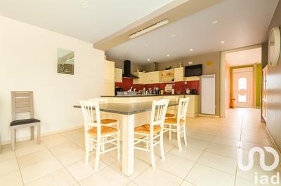 Maison - 185 m² - 7 pièces