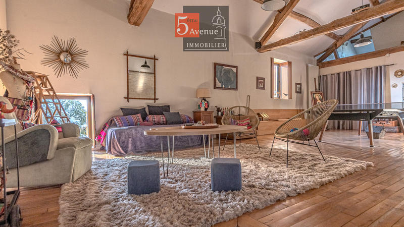 Maison - 550 m² - 15 pièces