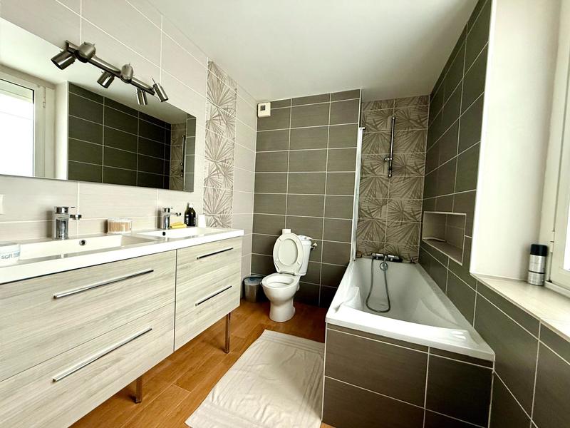 Maison - 91 m² - 5 pièces