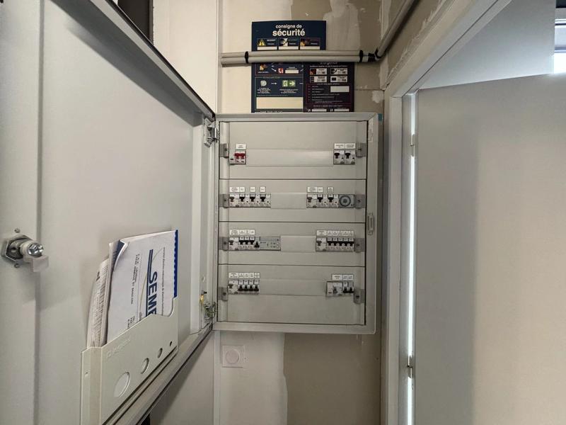 Bureau - 107 m² - 2 pièces