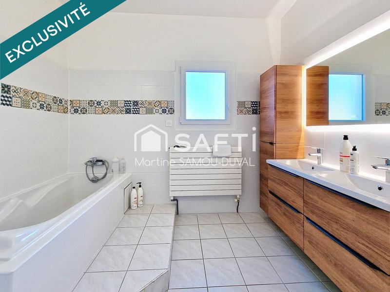 Maison - 137 m² - 5 pièces