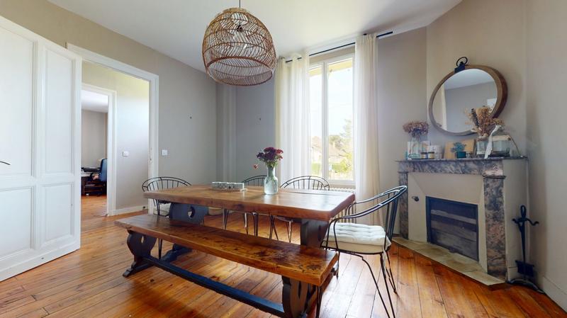 Maison - 215 m² - 7 pièces