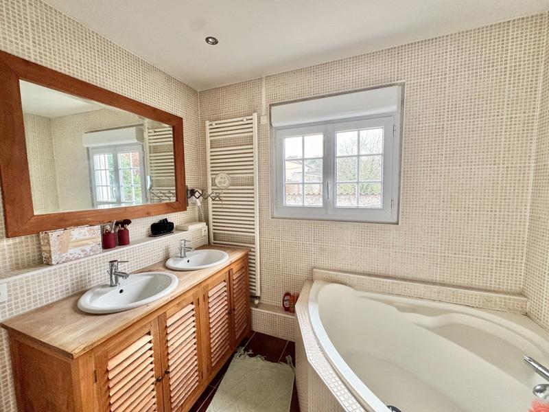 Maison - 170 m² - 7 pièces