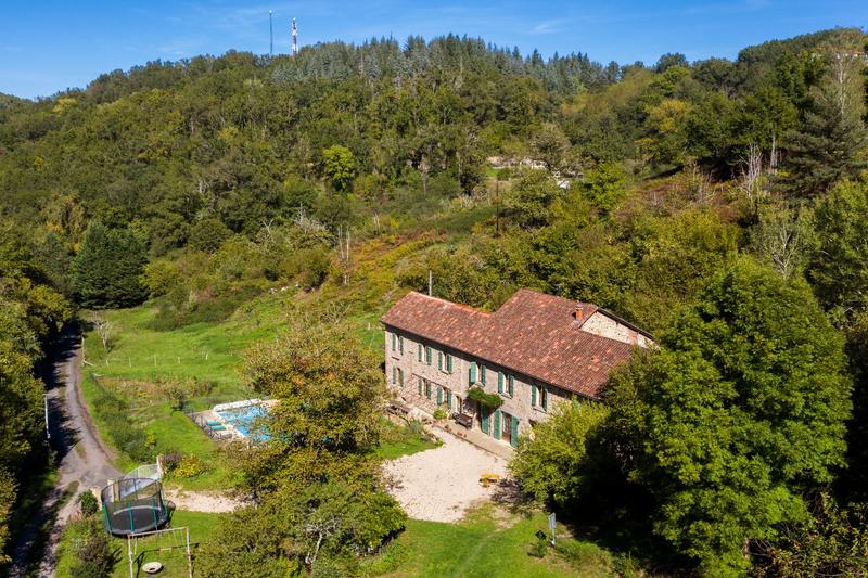 Maison - 425 m² - 12 pièces