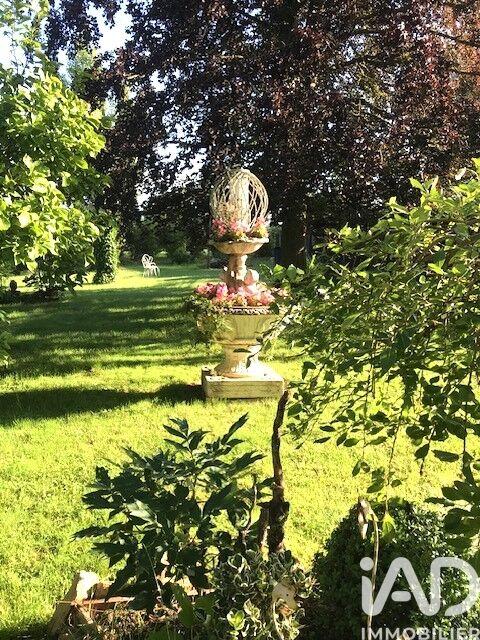 Maison - 243 m² - 8 pièces